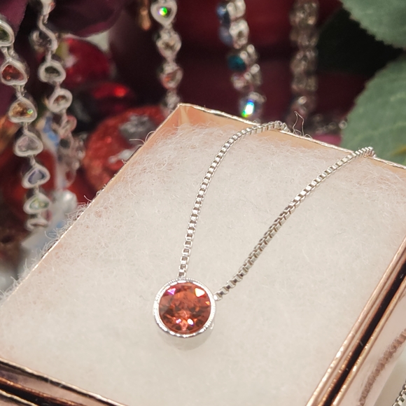 Elegant Swarovki Crystal's Solitaire Pinkish Orange Silver Necklace 18" - Picture 10 of 11